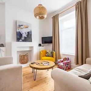  Holiday home Penarth Townhouse Close To & Bay United Kingdom